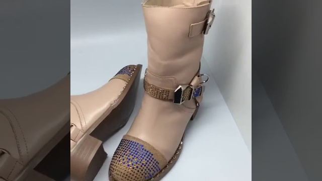 Бежевые сапоги