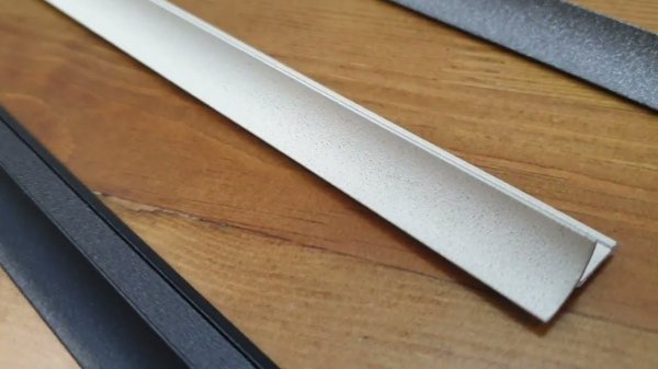 Алюминиевый внутренний профиль универсальный ПО-В9 (72276PX)  серый муар 2,7 м.