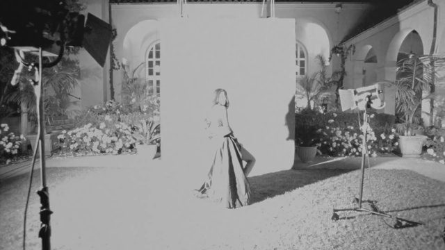 Selena Gomez - Kill Em With Kindness