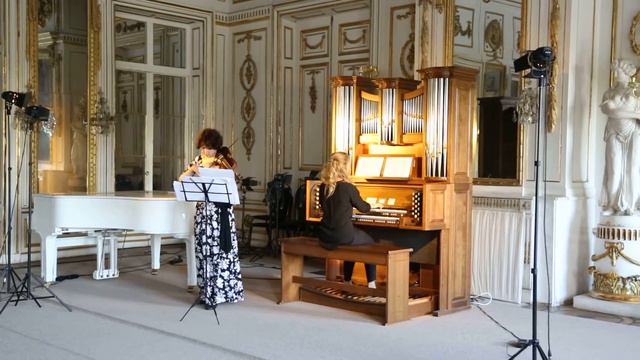 Фатима Лафишева и Анастасия Смирнова - Бах. Ария из оркестровой сюиты ре мажор