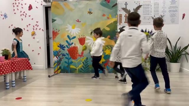 «Муха-Цокотуха». Спектакль от старшей группы?