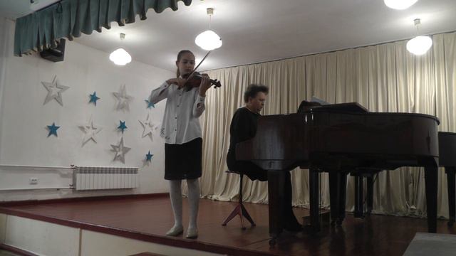00044 Аліна Попова, скрипка