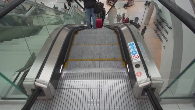Hungary, Budapest Ferenc Liszt International Airport, 4X Escalator
