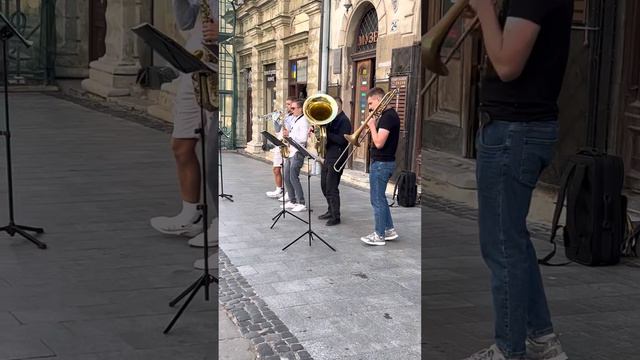 Львов ,сентябрь 2022 г. Уличные музыканты зажигают #ukraine #lviv #streetmusic