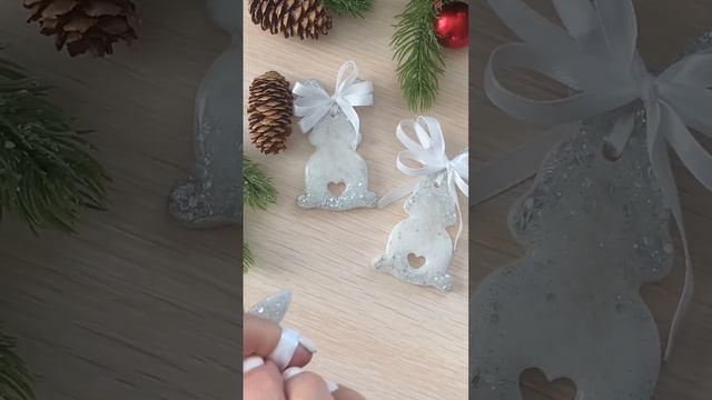 Как завязать бантик на ёлочной игрушке #эпоксиднаясмола