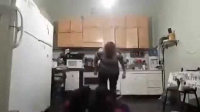 Ах детство детство 😂😂😂👈))) вот у него жена да😂))