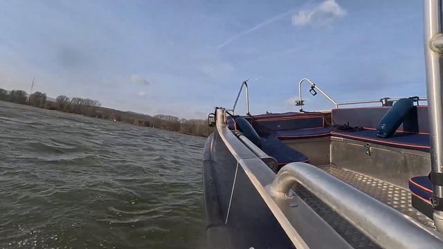 GoPro Hero 12 Test als Bordkamera bei starkem Wind und Wellen auf dem Rhein. 16:9-4K-HDR-50B-L-HySm