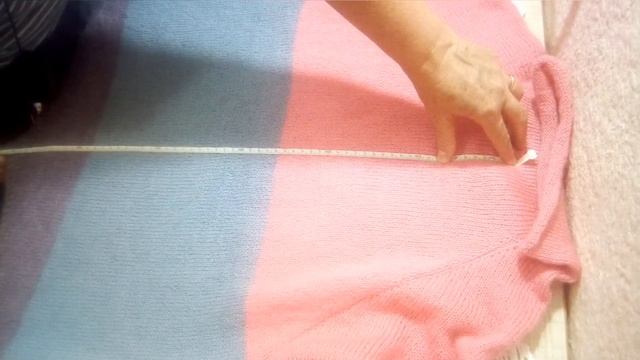 Джемпер,лёгкий,воздушный.Размер 50-52.