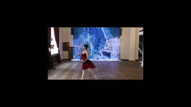 Хореографическое отделение поздравляет вас с наступающим новым годом! 1ч.