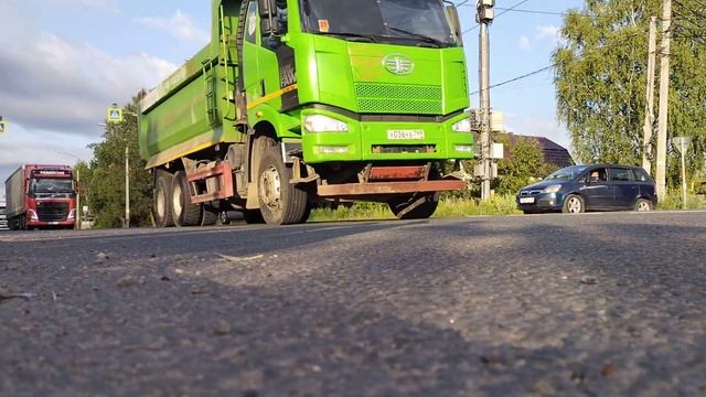 Приветственный Faw Truck вольво и приветственный Kamaz  под необычным ракурсом