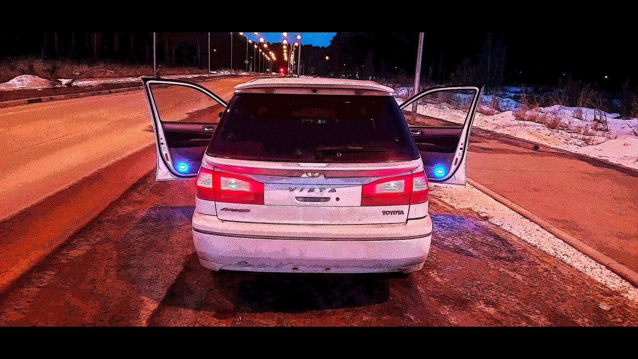 Toyota Vista Ardeo. Подсветка карты передних дверей.