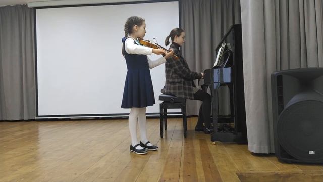 Иванова Лена (подготовительный класс) , преподаватель Сиврук Афанасия Владимировна