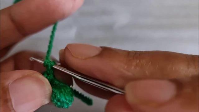 How to crochet Faux String of Pearls  Succulent