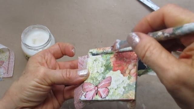 How To Decoupage A Compact Mirror