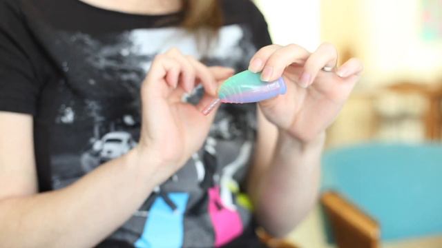How To Insert Your Menstrual Cup With Long Nails