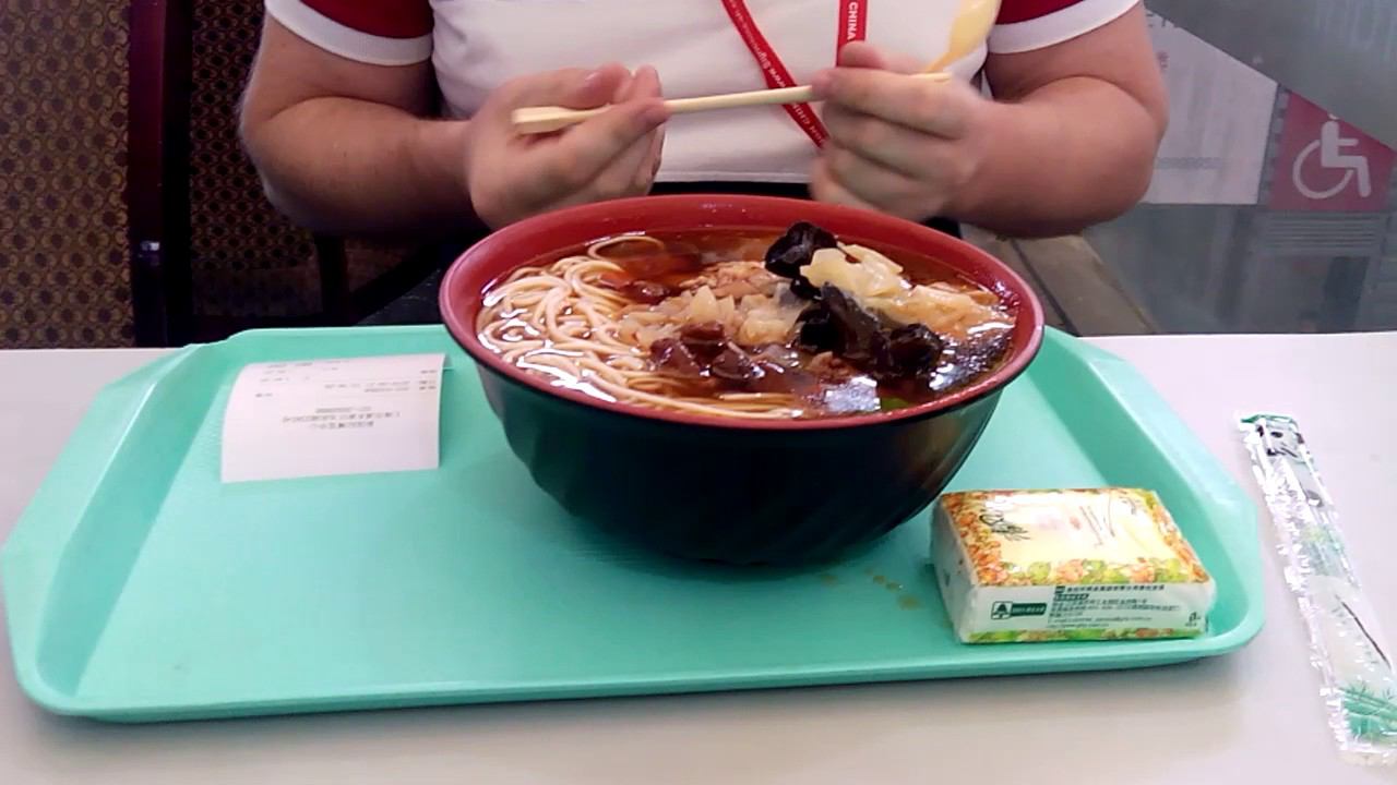 Шанхай. Международный выставочный центр. Едим дома 2.