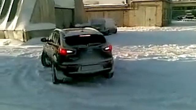 KIA Sportage 2011 Snow Test