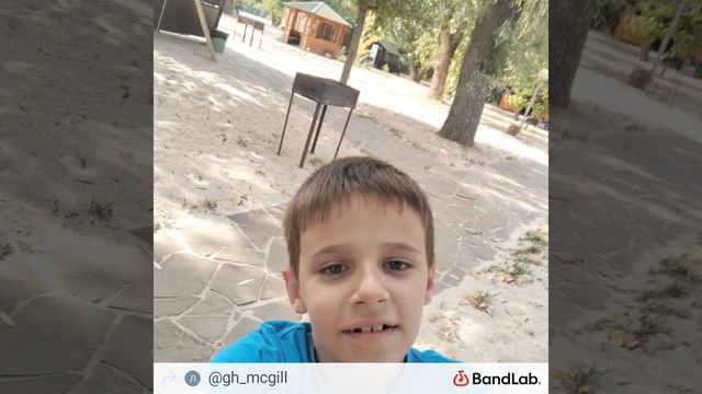 очень крутой трек про подписчиков и кто подпишет подпишется Про того эта песня а про хейтеров там то