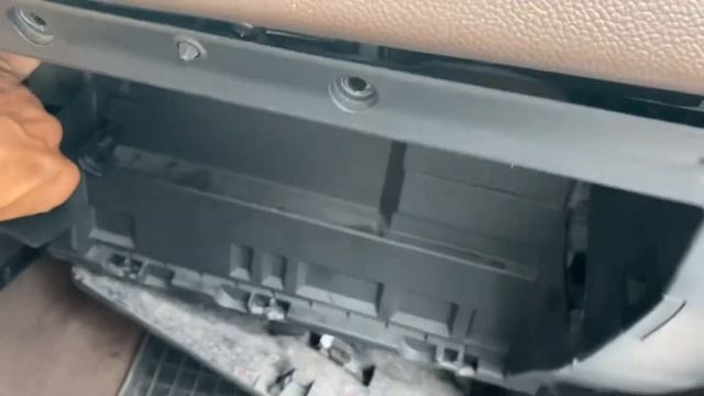 Замена фильтров Toyota и Renault