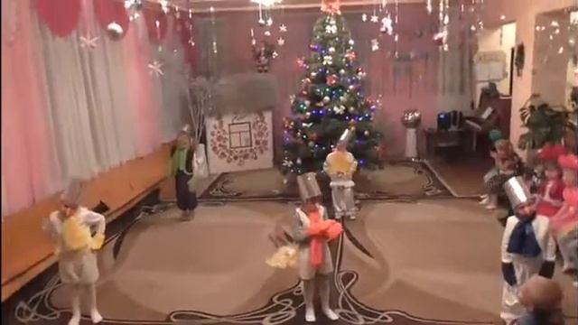 Танец Снеговиков Средняя группа  ДУЗ№7 г ЛИМАН