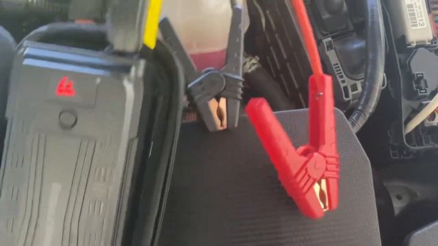 How to jump start a Lexus CT200h dead battery