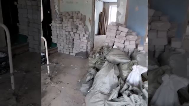 Снова вынос мусора и кирпичей