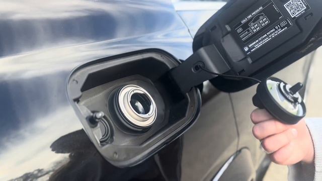 Quick Walk-Around Of The 2024 Mercedes-Benz GLE 450 E With Katherine Stevens