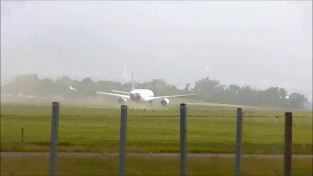 Airbus 350 900 F-WZNW Qatar Airways, Crosswind, Clermont-Ferrand