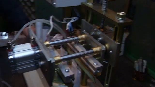 Полуавтоматический настольный запайщик туб, ООО 