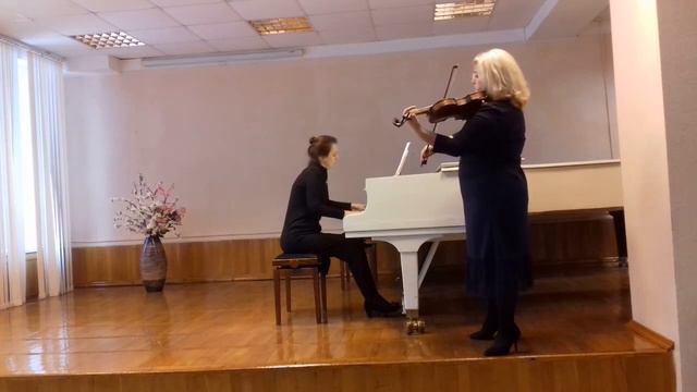 Лобова И.В. (скрипка) и  Хабарова Т.В. (фортепиано)