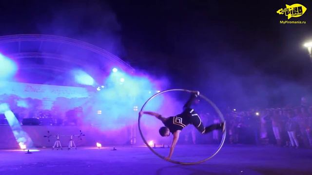 Snow On Cyr Wheel