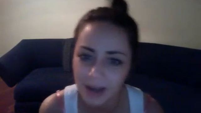 киса. замечательно поет!