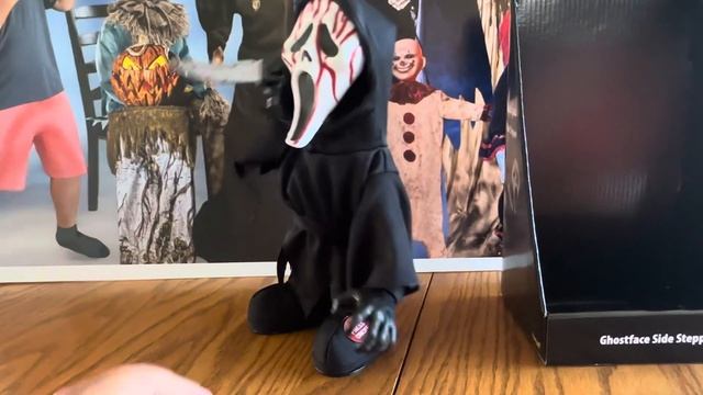 Ghostface Side Stepper - Spirit Halloween 2023 Demo