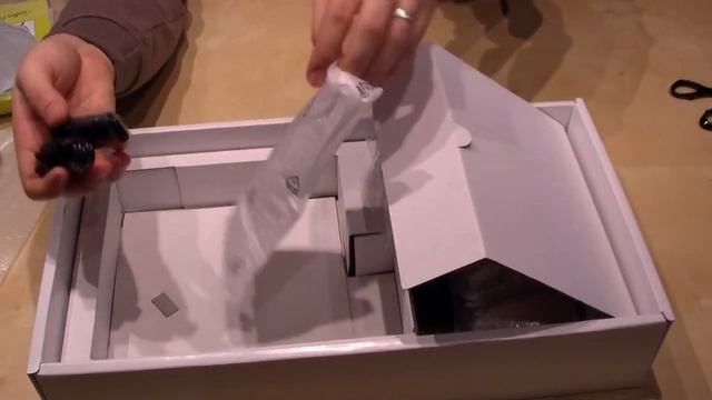 ASUS EeeBox EB1501 Unboxing & Hands On - German