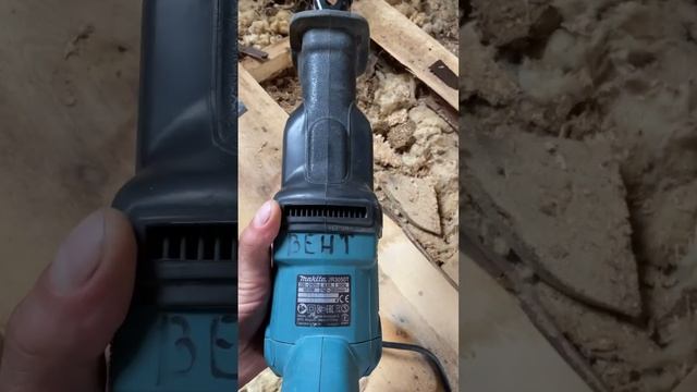 Сабельная пила Makita JR3050T