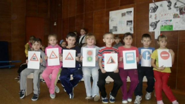 Онлайн поздравление выпускникам 11 классов от первых учителей