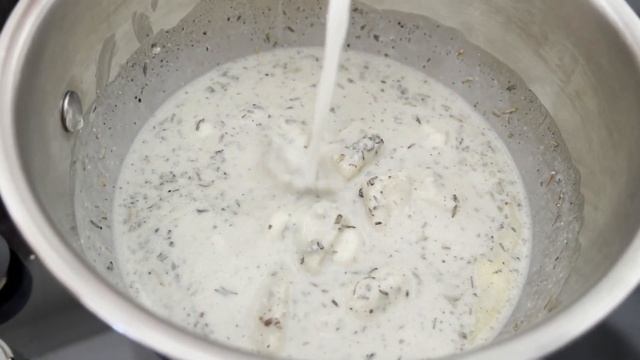 Любите СЫР С ПЛЕСЕНЬЮ? Давайте приготовим из него СЫРНЫЙ СОУС дор блю!