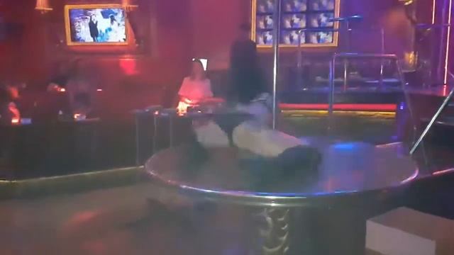 Это просто огонь, уф уф, мега энергичная Lua, на сцене Galaxy  Самуи