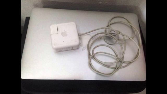 Apple Macbook Air Late 2012 Model 11