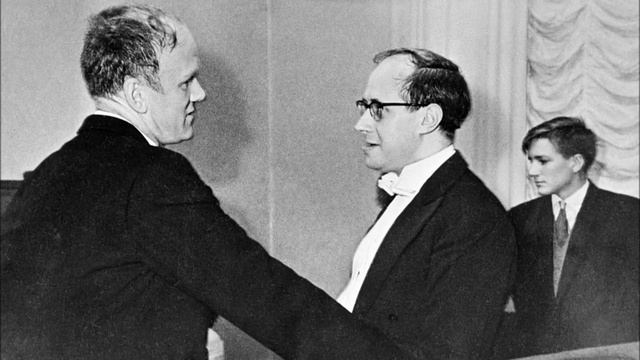 Grieg - Cello sonata - Rostropovich  Richter