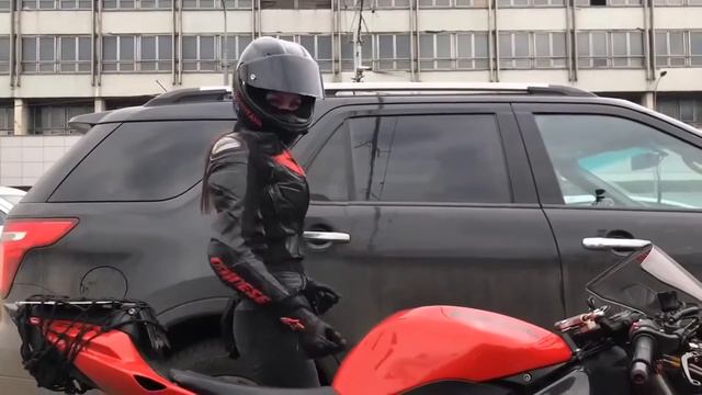 Она поднимает настроение