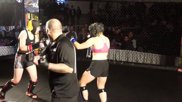PAIGE SHUTTER  VS LEA CHAMBADAL 130 LB K1 RAGE IN THE CAGE 2