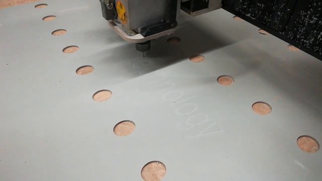 Работа фрезерного станка с ЧПУ