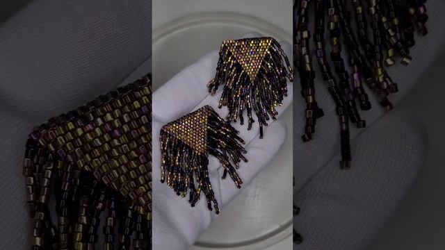 Какой цвет платья лучше бы подошёл? #серьгиручнойработы #назаказ #снрьгиназаказ #серьгиизбисера