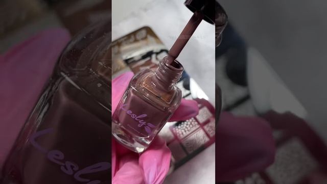 ФРЕНЧ ПЛАСТИНОЙ ДЛЯ СТЕМПИНГА | ДИЗАЙН НОГТЕЙ | TM LESLY #nailart #nails #shorts #короткиевидео