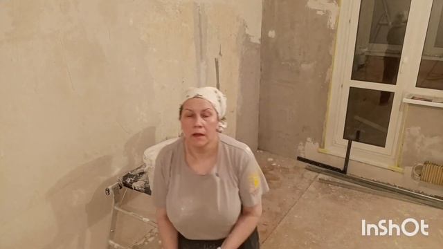 Как выровнять стену под потолок