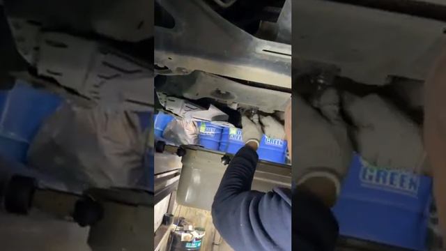 Замена масла в редукторах 15000т.км Changan UNI-K