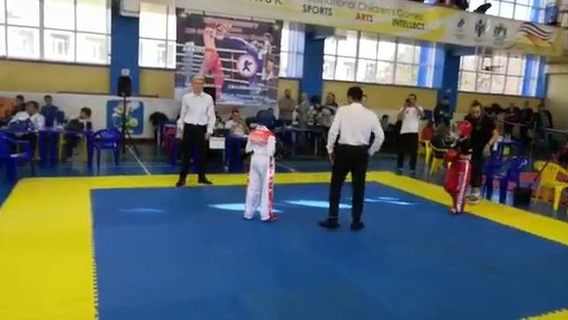 Победа в поединке, кикбоксинг. Соревнования.