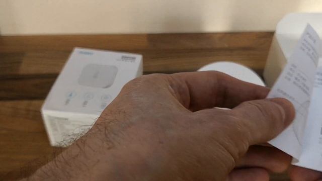 Unbox Xiaomi Aqara Gateway & Temperature & Humidity Sensor