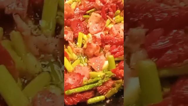 Pasta With Bacon, Sundried Tomatoes And Asparagus